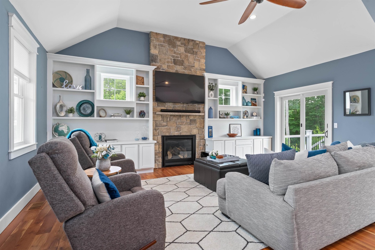 Living. Simplified. LLC portfolio image 4